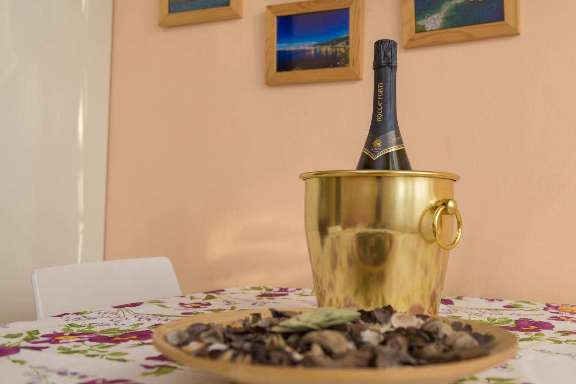 Il Signo Cocco Mare Apartment Taormina Eksteriør billede
